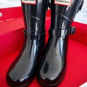 Hunter Women's Short Gloss Black Rain Boots Size 7
